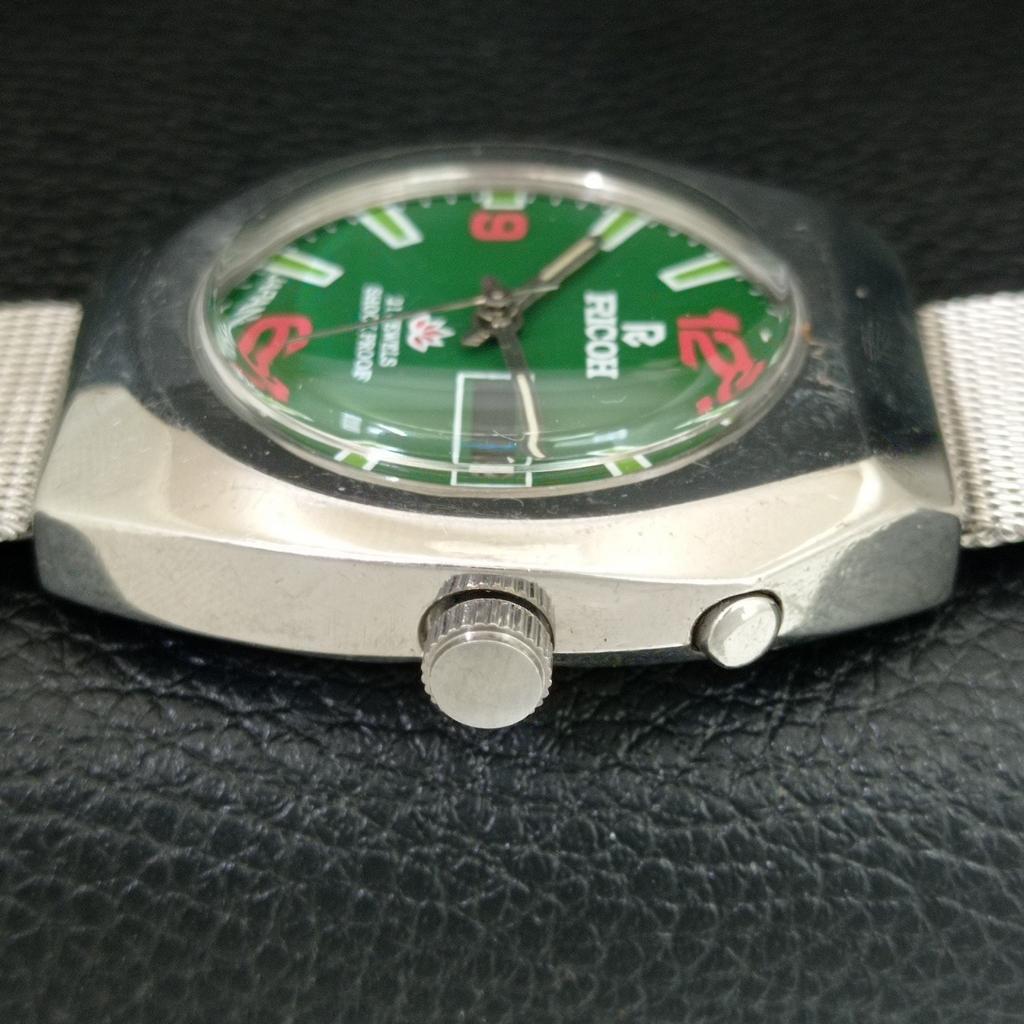 VINTAGE RICOH R31 AUTOMATIC JAPAN MENS GREEN COLOR DIAL WATCH A709417-1