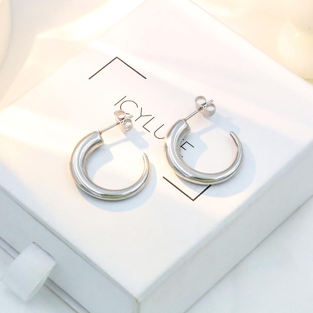 Cold Wind Titanium Steel C-Shaped Women'S Stud Earrings Niche Personality Simple Horn Hollow Jewelry Earrings