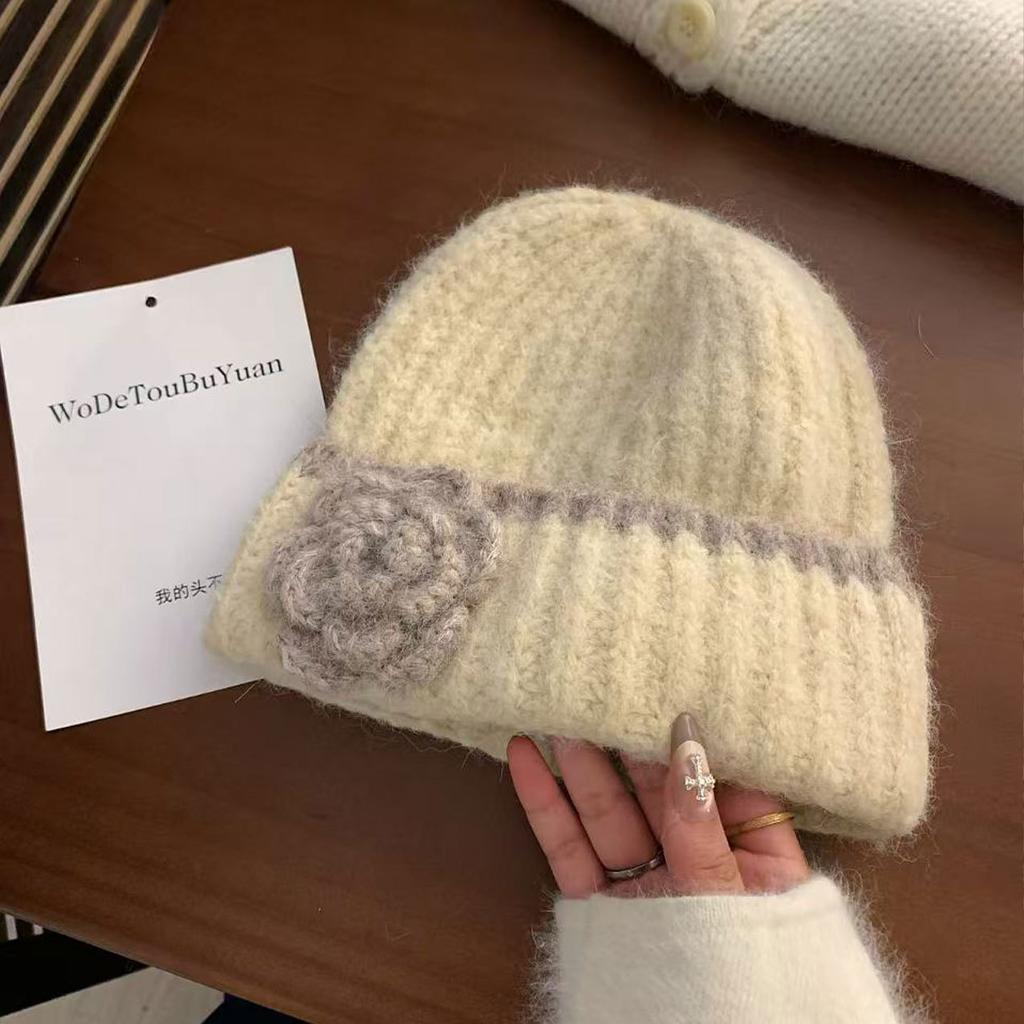 Spring and autumn warm three-dimensional flowers versatile big head circumference showing small face knitted hat woman
