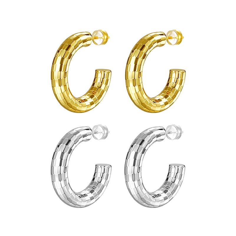 Elegant C-Shaped Earrings: Fashionable Geometric Hoops In Gold or Silver. Perfect for Commuting, Offering a Versatile, Lightweight Luxury Style.