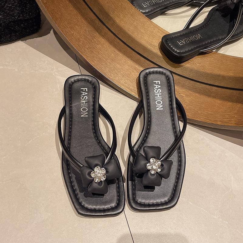 Black Internet Celebrity Super Fire Flat Flip-flops Shoes Women's Summer Wear 2025 New Non-slip Beach Cool Slippers