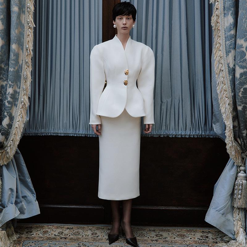 

2026 Spring Elegant Women s Long-Sleeved Suit Jacket and High-Waisted Skirt Set XXL