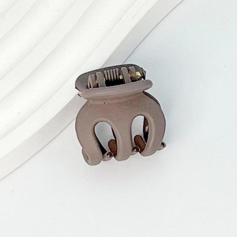 

Заколка для волос в виде матовой тыквы: Универсальный аксессуар для пучка и хвоста