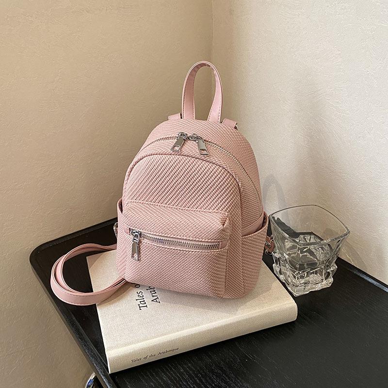 Casual Niche Backpack Women's Spring Summer New Small Backpack Fashionable Versatile Commuter Lightweight Bag
