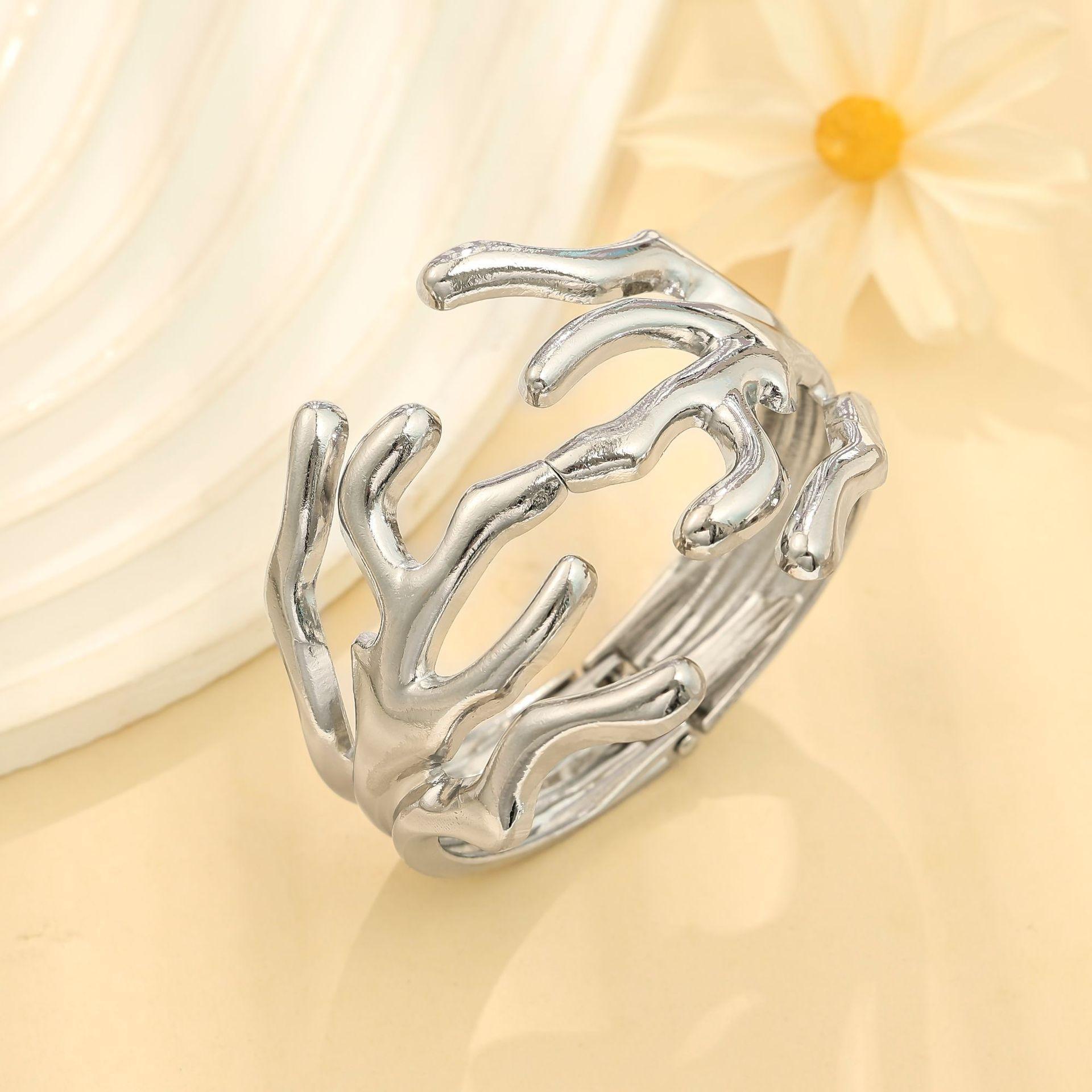 

Small Niche Design Alien Tree Branch Ladies Alloy Open Bracelet Halloween Party Theme Role-playing Exaggerated Decoration