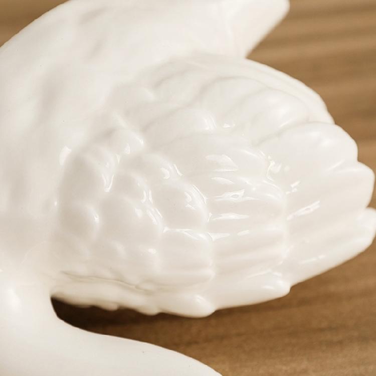 Figura di Anatra in Porcellana Statuetta Animale Ceramica Elegante da Collezione per Case Moderne Accento Ornamentale per Styling Interni Ufficio