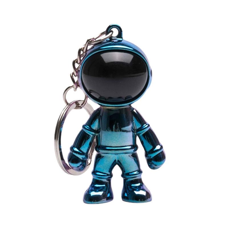 3D Astronaut Keychain: Trendy Car Pendant & Bag Accessory for Men and Women