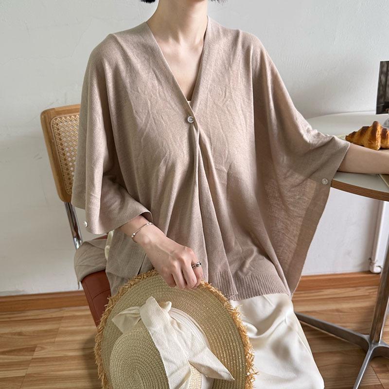 Temperamental Slimming Knitted Shawl: Women's Solid Color Sleeveless Cardigan for Air-Conditioned Rooms