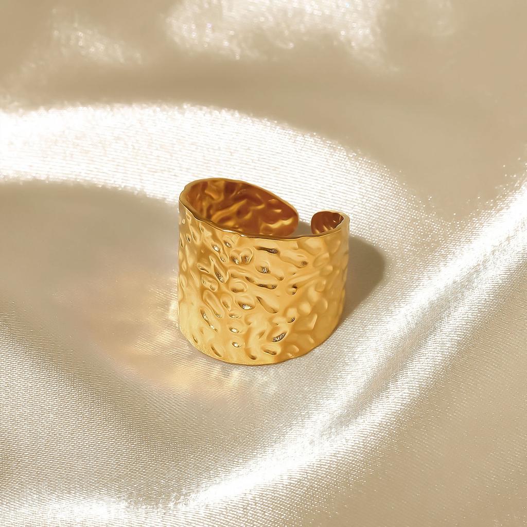 Modny damski pierścionek jednoczęściowy Pierścionek damski Pierścionek metalowy Błyszczący pierścionek Pierścionek metalowy Prezent świąteczny