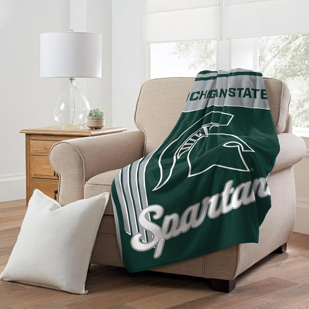 NORTHWEST NCAA Georgia Bulldogs Raschel Throw Blanket  Cozy and Official Team Colors for Fans