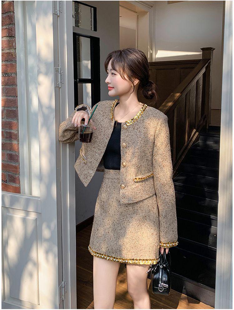 Szykowne tweedowe marynarki w kolorze złotym z cekinami i zestaw spódnic z koralikami dla kobiet