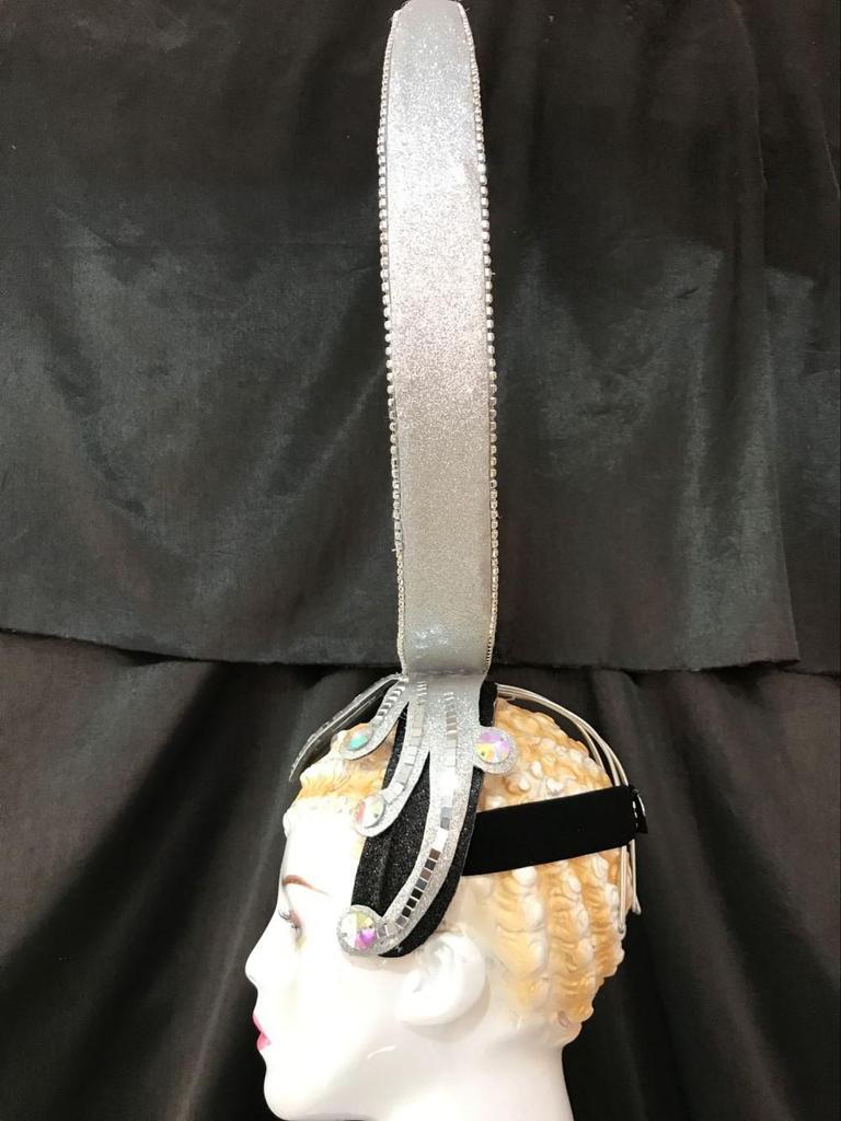 Samba Feather Headdress: Carnival, Masquerade, or Halloween Costume Hat with Wings