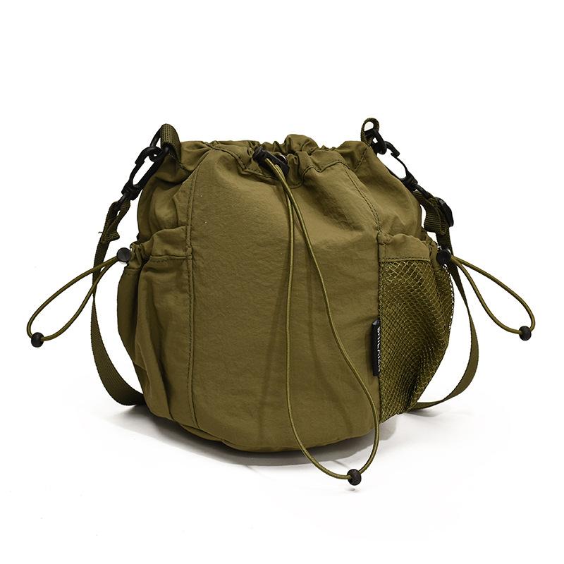 Trendy New Fashion Ins Casual Simple and Lightweight Drawstring Bucket Bag Commuting Versatile Sports Travel Messenger Bag