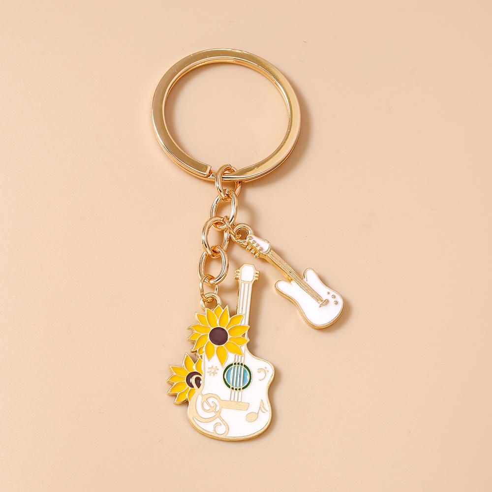 New Enamel Violin Guitar keychain Women Girls Musical Instrument Key Ring Pendant for Handbag Decor DIY Key Holder Jewelry Gift