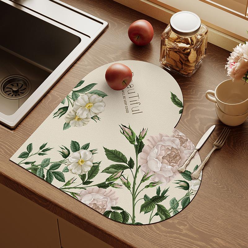 

Heart-shaped Kitchen Drain Pad Wipeable Diatom Mud Water Absorption Quick-drying Pad Wash Basin Special Countertop Pad 30*30cm
