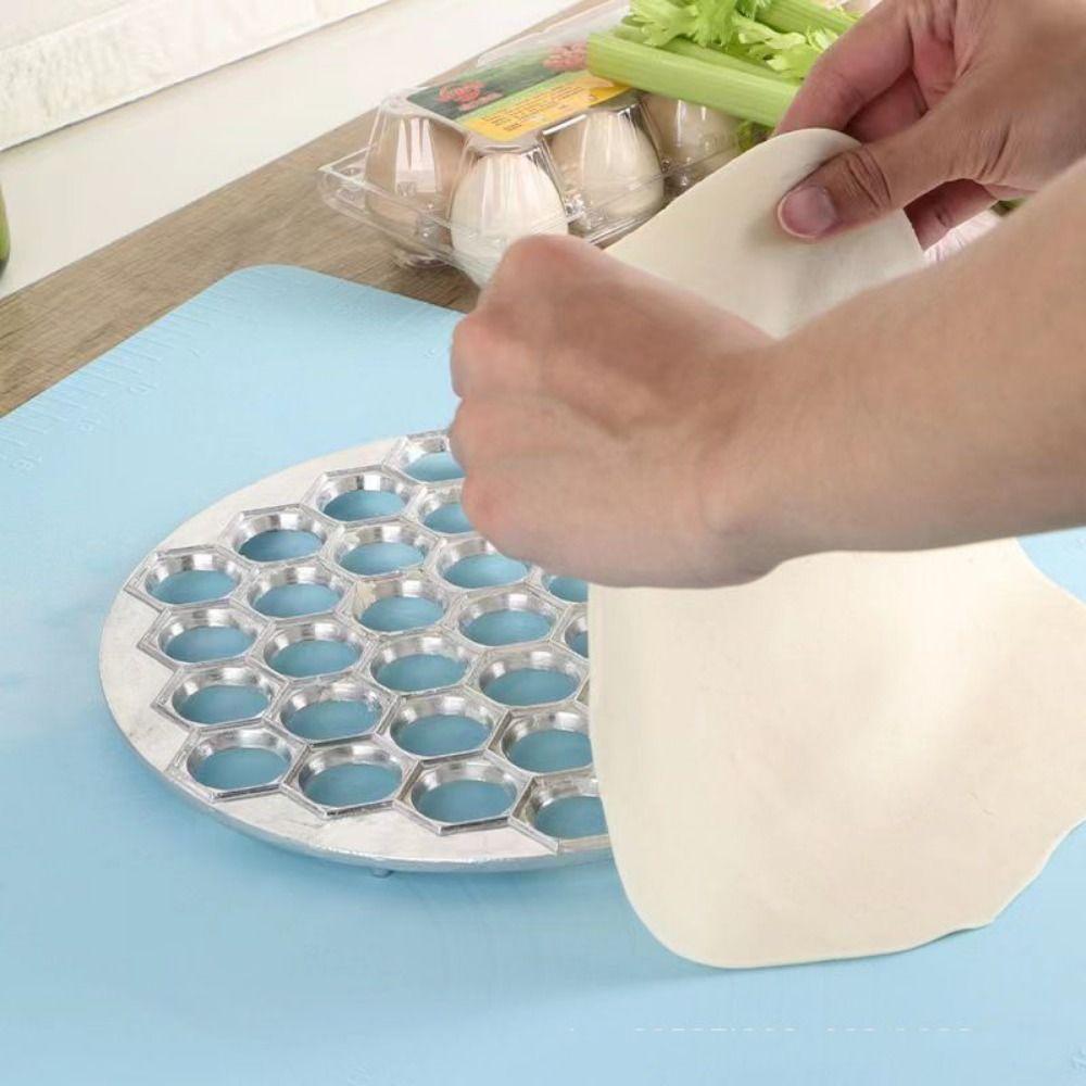 Round Ravioli Maker DIY Kitchen Dough Press Easy To Use Dumpling Mould Kitchen Supplies