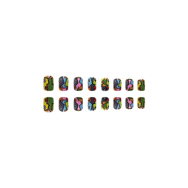 24 Stück Press On Nails mehrfarbige matte Textur kurze quadratische Lippen French Manicure modische tragbare fertige Nägel mit abnehmbaren Nagelstücken