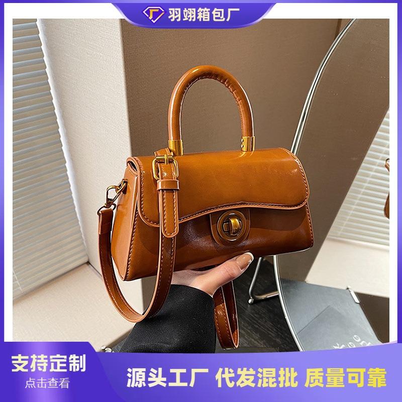 Fashion handbag women's winter new solid color simple design messenger bag texture retro shoulder bag