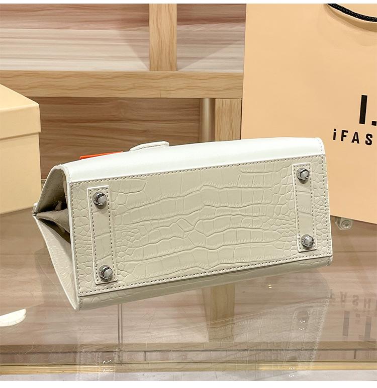 Platinum Women's Crocodile Pattern Color Block Handbag - European & American Fashion