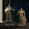 Estátua de Figuras Criativas da Ordem dos Cavaleiros Decoração de Mesa Personagens de Cavaleiros Fortemente Armados Escultura de Resina Decoração Estética para Sala