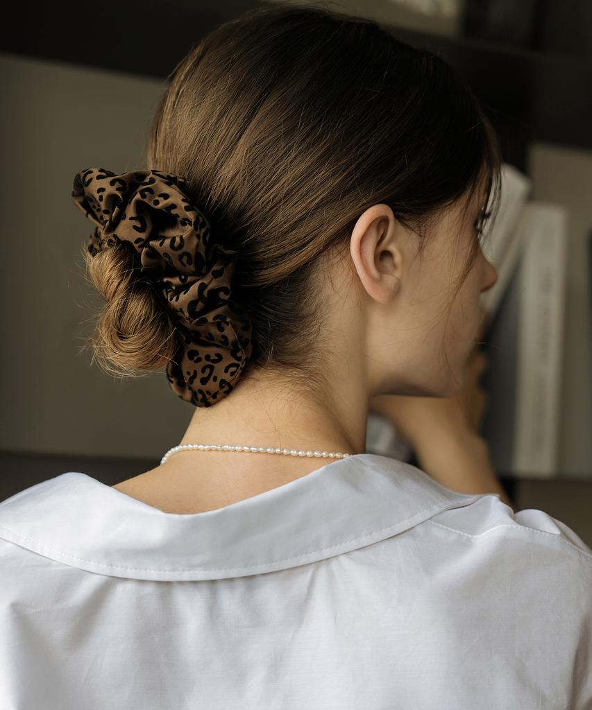 Has Hon006 Leopard Velvet Textured Scrunchie