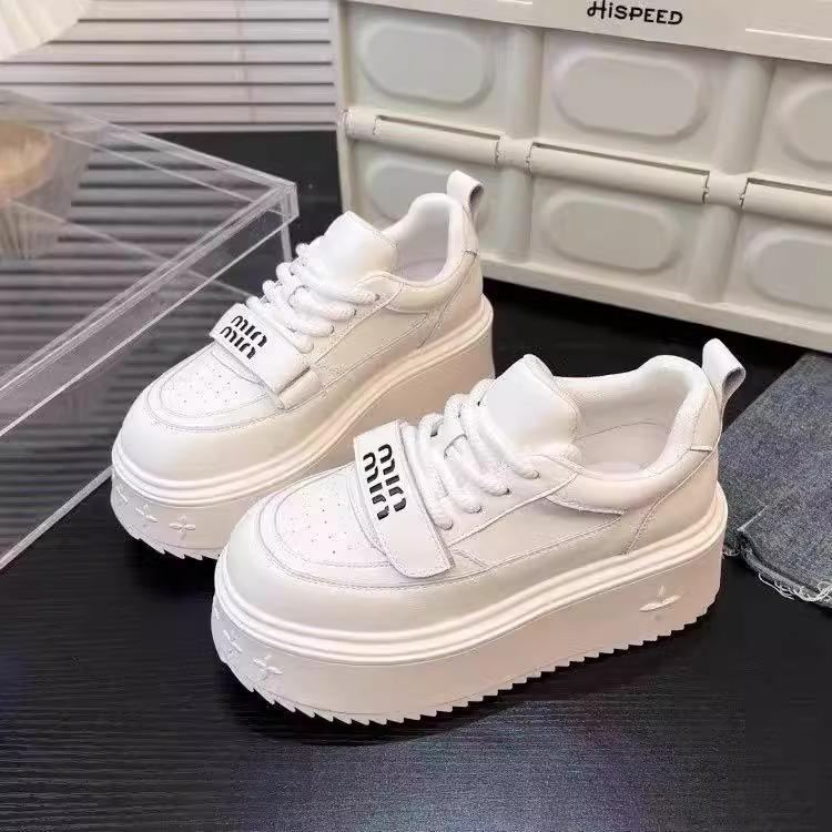 Muffin Thick Sole Inner Height Increase Little White Shoes Women's 2025 New Spring Popular Women's Shoes Popular Casual Sports Board Shoes