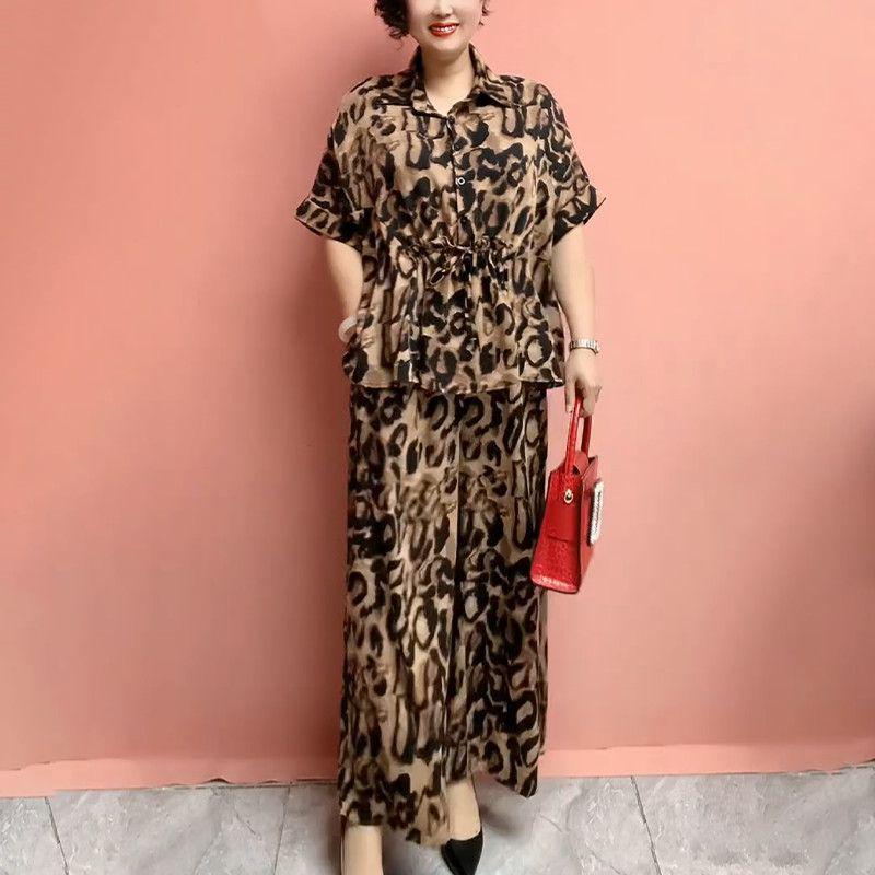 

2025 Summer Leopard Print Women s Plus Size Loose Two-Piece Set - Fashionable, Versatile, Age-Defying Outfit for Moms. 2XL (125-140 lbs)