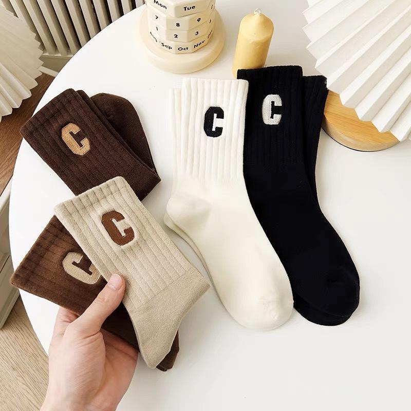 5er-Pack schicke mittelgroße Schlauchsocken mit C-Buchstaben für Damen, bequem und trendig für Sport und den Alltag