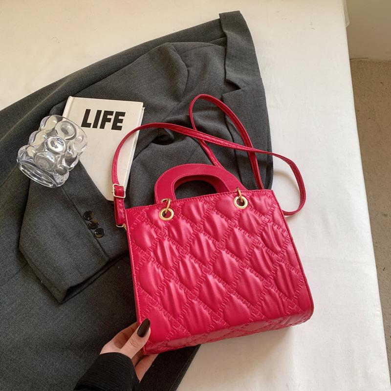 

Simple rhombus embroidered thread handbag new retro casual shoulder messenger bag hand bag woman розы красного