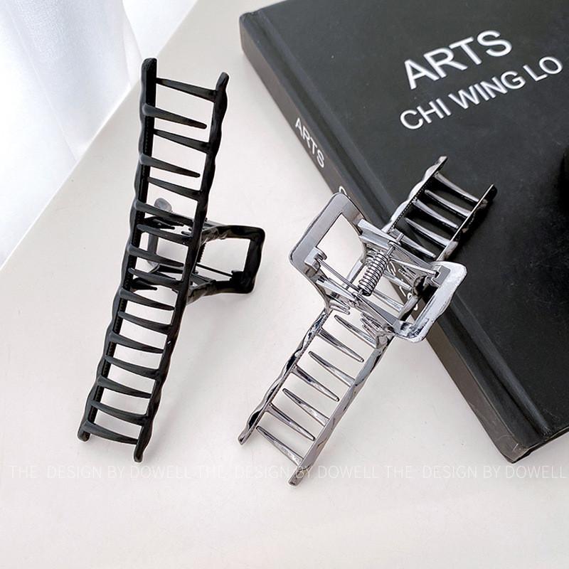 Chic Geometric Design Extra Large Alloy Hair Claw Clip For Women Perfect For Stylish Updos