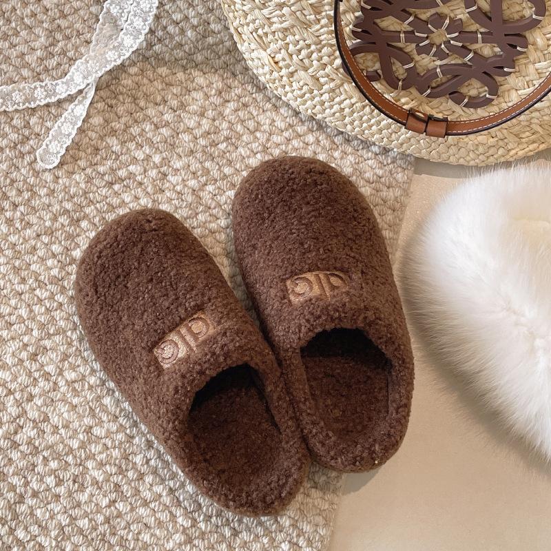

Xiaoxiangfeng bag head half slippers women s outer wear 2025 autumn and winter new thick-bottomed comfortable lazy fluffy cotton slippers tide 35