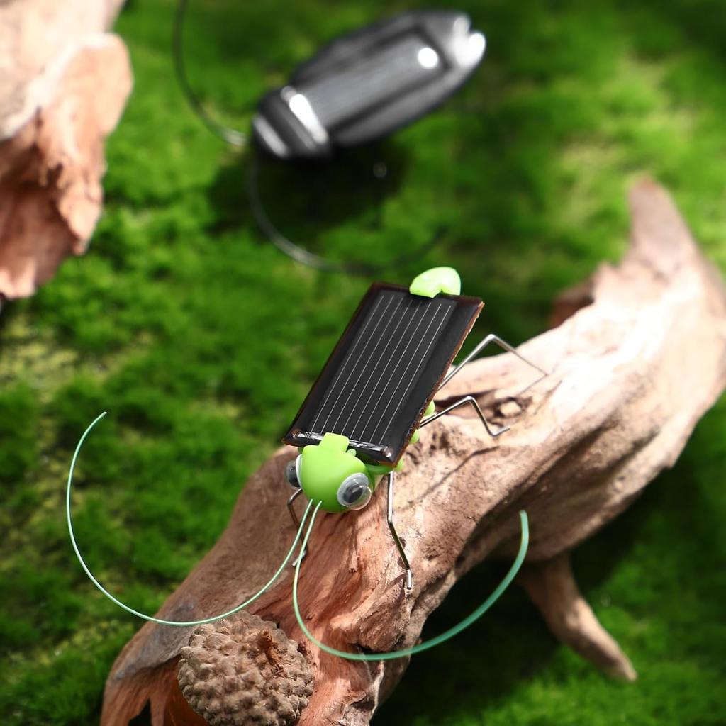 Solar Powered Educational Grasshopper Simulation Insect Prank Trick Toy