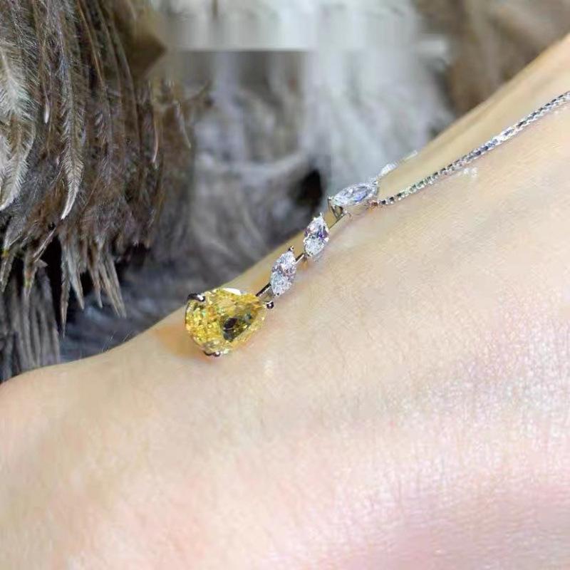 Korean Water Drop Yellow Diamond Necklace - High-End, Cold Aesthetic Design for Women