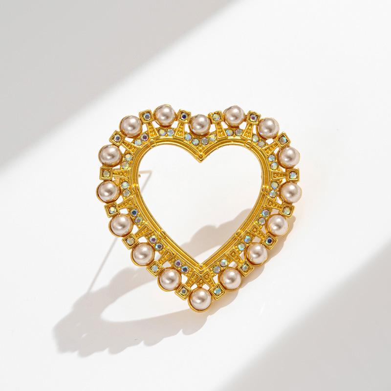 Elegant Heart-Shaped Pearl Brooch Lapel Pin - Premium Christmas Gift