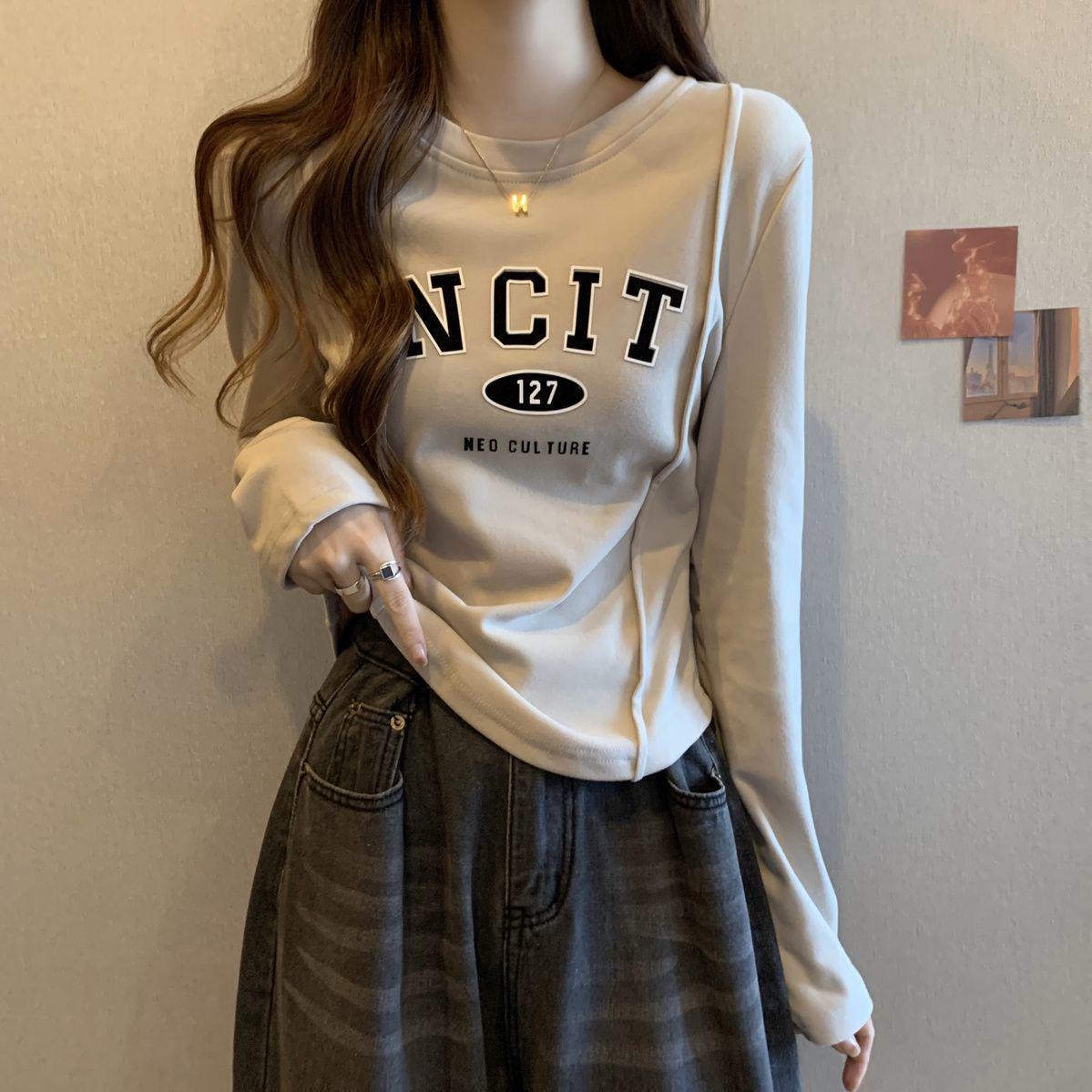 

Plus-Size Irregular Long-Sleeve Letter Print Top for Women - Flattering Spring/Autumn Base Layer 2XL
