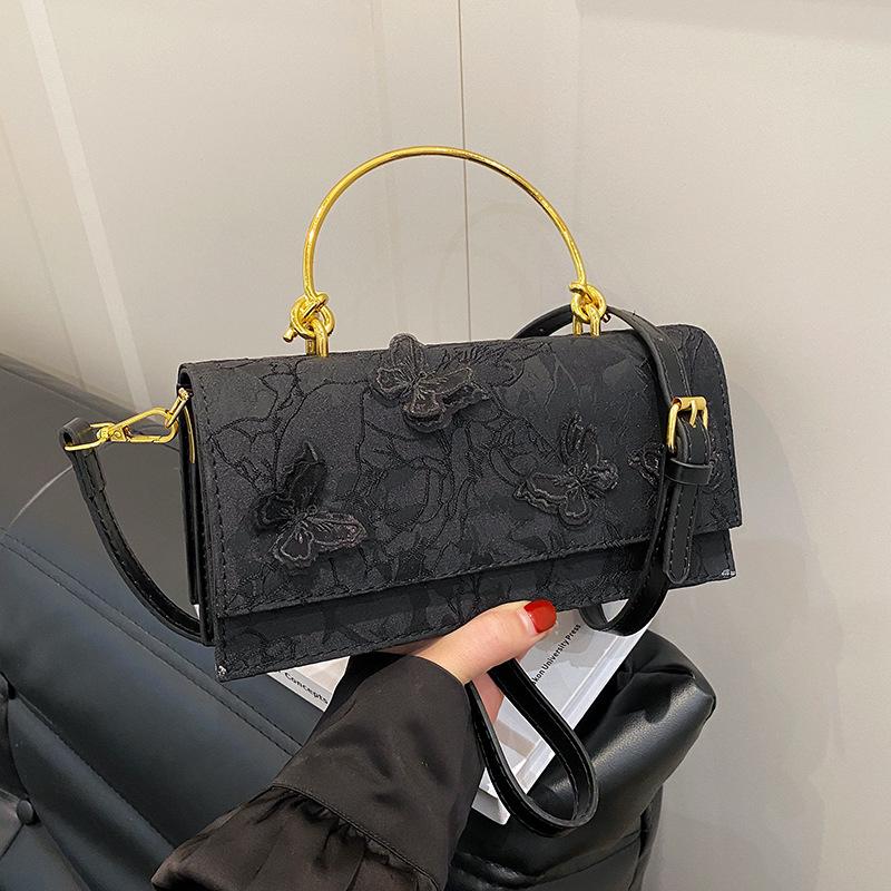 

Женская сумка новая нишевая дизайнерская бабочка любовь цветок маленькая квадратная сумка универсальная сумка-мессенджер с цепочкой 24*10*12cm чёрный