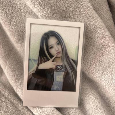 [USED] Ive Empathy Bonus Trading Card Polaroid Yujin