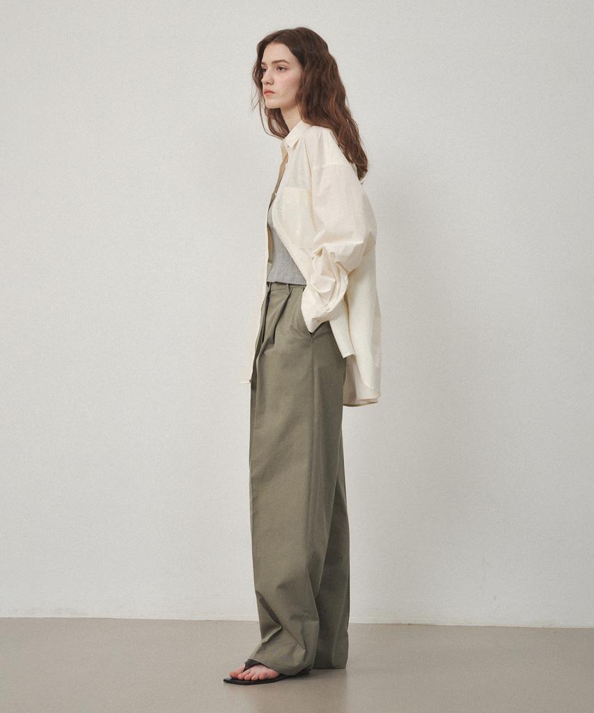 OSTKAKA One-Pleat Wide Chino Pants Khaki