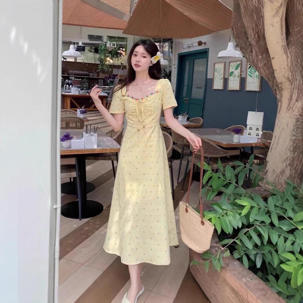 2025 Plus Size French Floral Short Sleeve A-line Dress for Women - Slimming Summer Design.