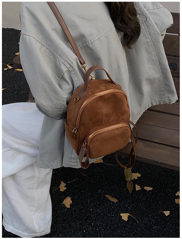 2025 Autumn/Winter Leopard Print Women's Retro Schoolbag: Large Capacity European & American Backpack for Students & Casual Travel