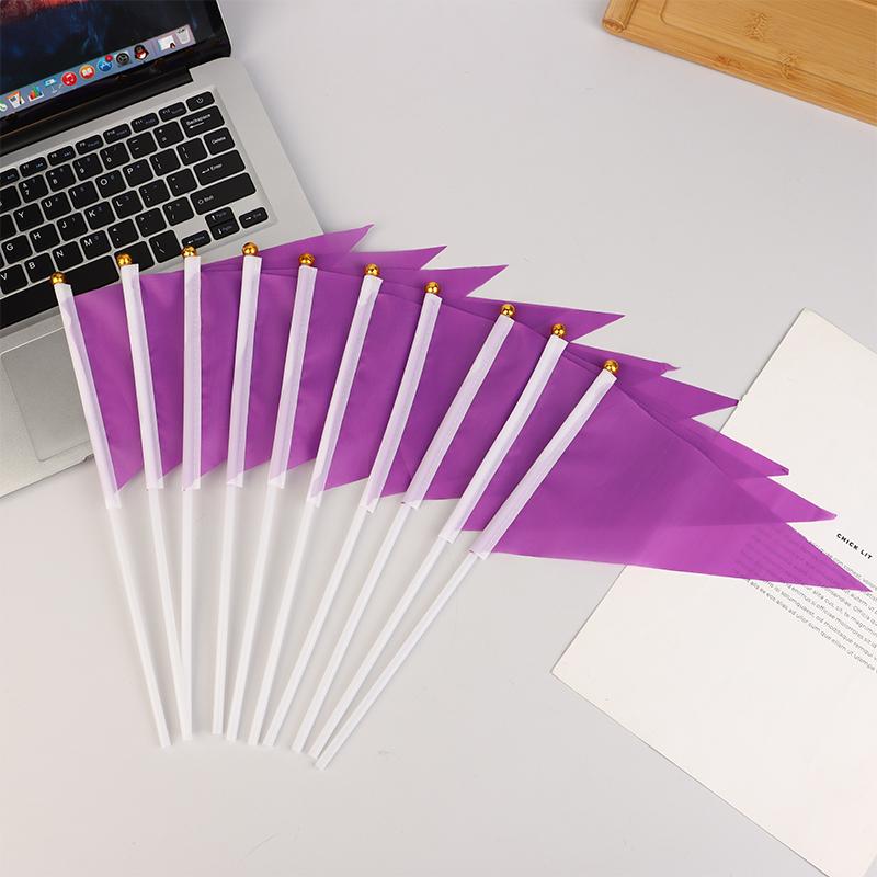 

10 шт. Разноцветные треугольные флажки с 10 пластиковыми флагштоками Ручные маленькие разноцветные флажки для маркировки сада, газона, двора Принадлежности фиолетовый