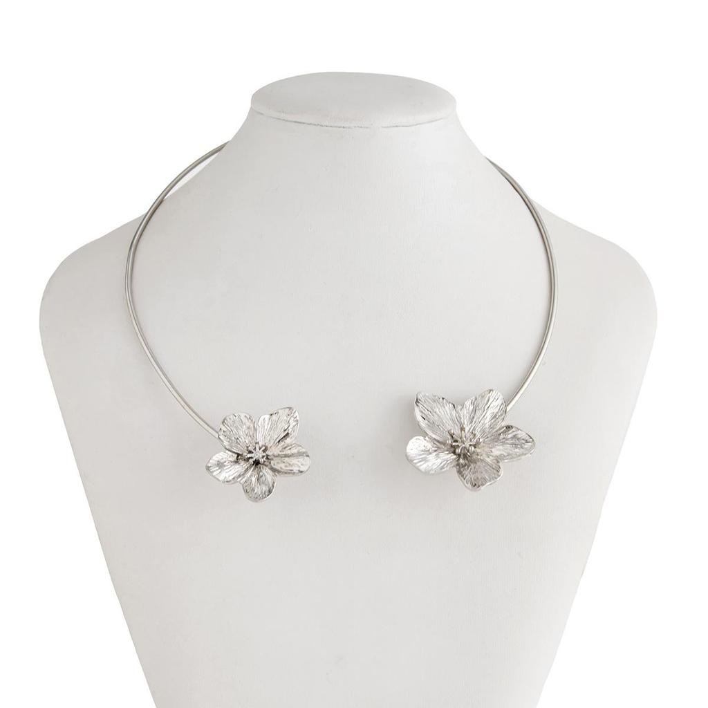 Bohemian Holiday Seestern-Legierungshalsband, kreative personalisierte stereoskopische Blumenhalskette, Nischendesign, Meeresreise mit Damenschmuck