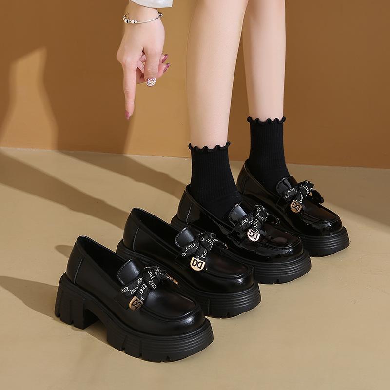 Small leather shoes women's 2025 new spring British style one-pedal single shoes French bow versatile black loafers