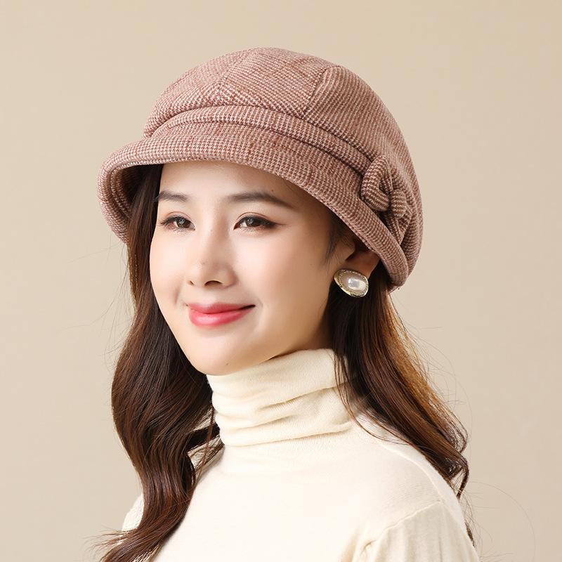 Plaid Autumn & Winter Women's Fisherman Hat: Stylish, Warm, & All-Match for Middle-Aged & Elderly.