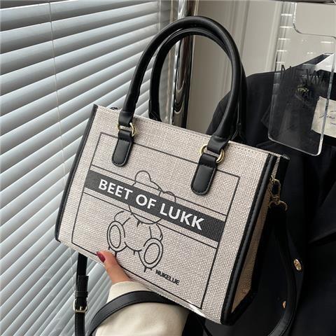 Ielgy Cute Bear Cartoon Handbag Korean Version Trendy All-Match Casual Fashion