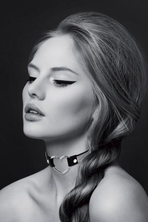 

Ожерелье со стразами и сердцем - Bijoux Pour Toi TU прозрачный