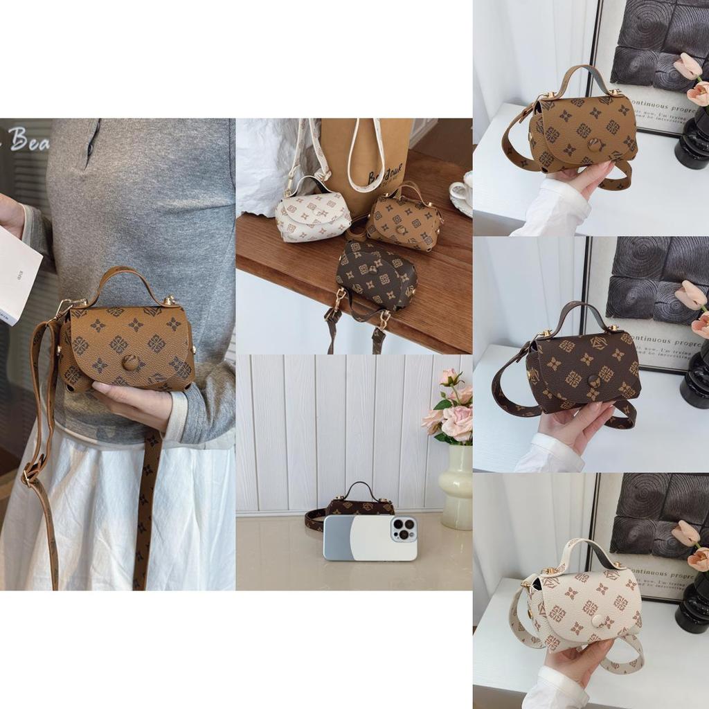 Pu Leather Small Shoulder Bag For Women With Simple Design And Card Pocket For Daily Use