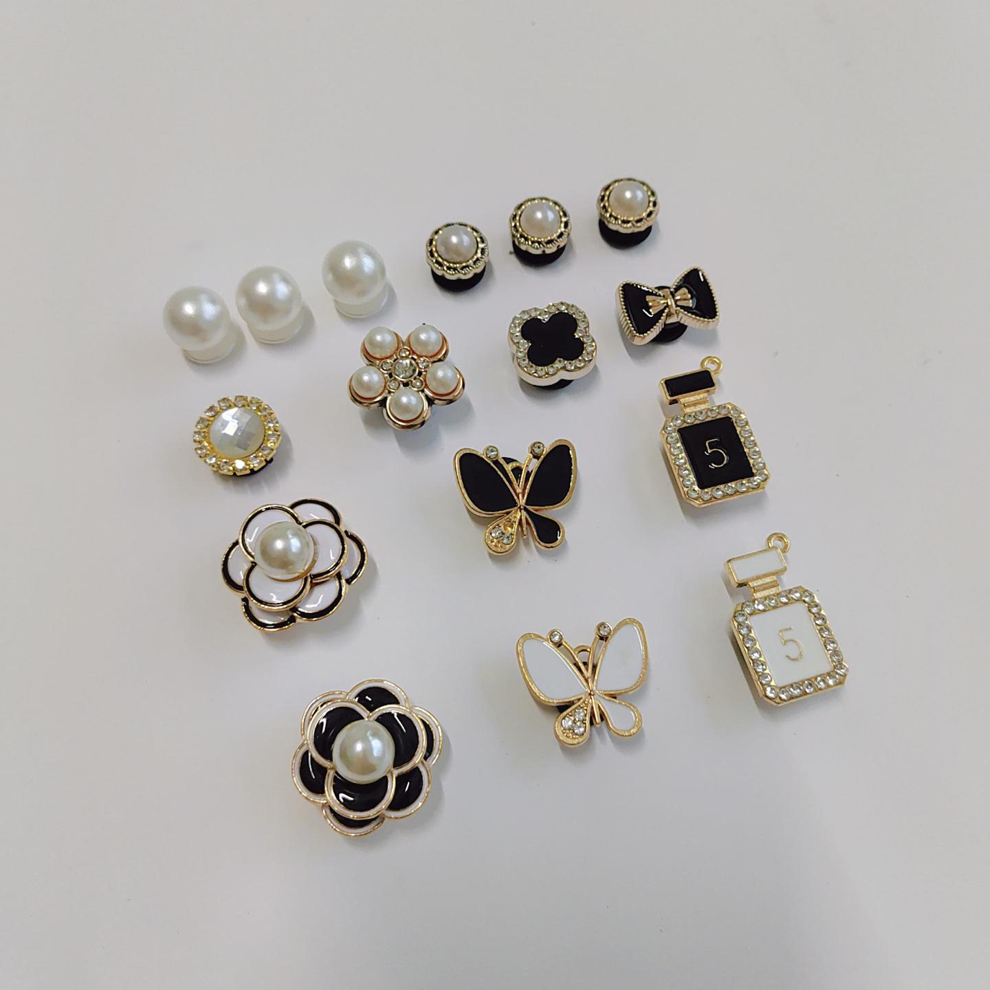 

Новые туфли с отверстиями для фурнитуры, сделай сам, обувная пряжка, набор флаконов духов камелии черного и белого цвета, съемная цепочка со стразами, обувной цветок