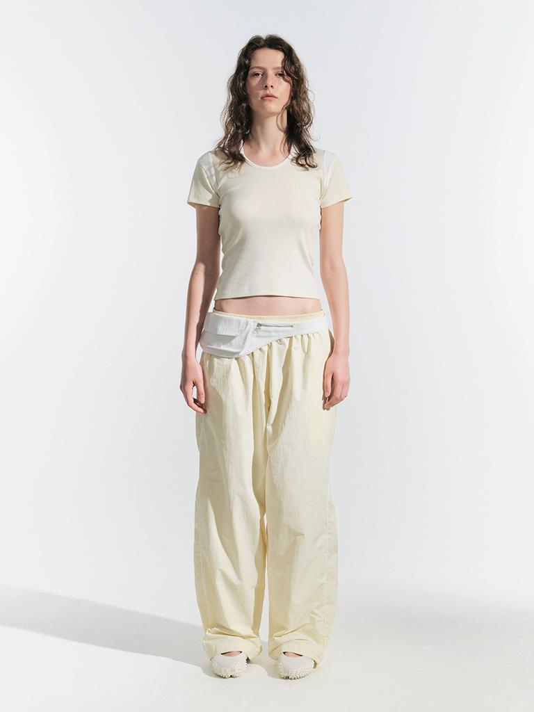 GROVE Ela U-Neck Collar T-Shirt (Yellow)
