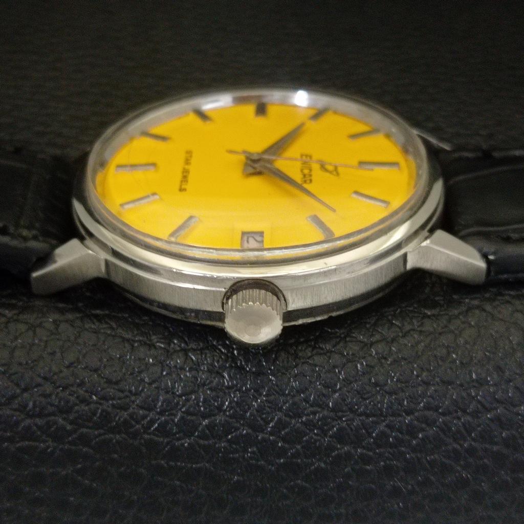 SWISS VINTAGE ENICAR STAR JEWELS HAND-WINDING MENS YELLOW DIAL WATCH a703029-1